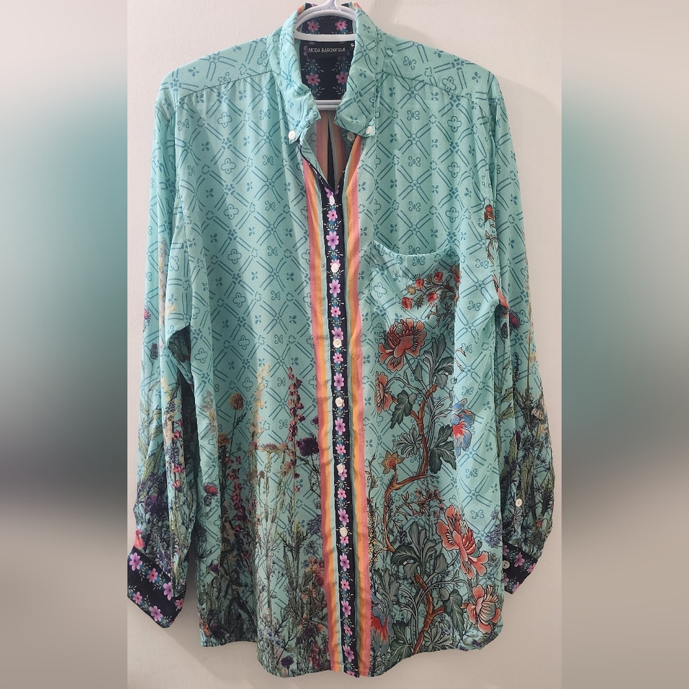 Moda Baronessa‎ Floral Patterned Button-Up Shirt, Size Small, Silk.